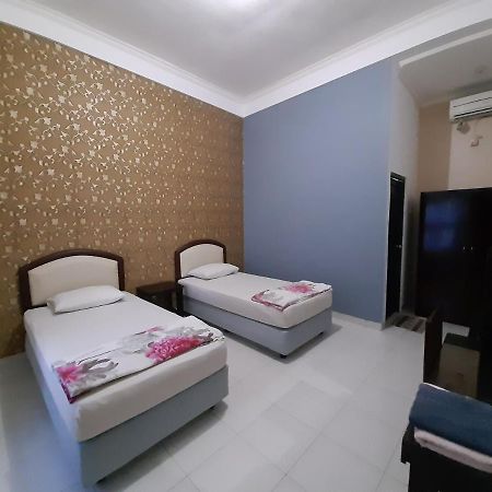 Wisma Liontine Hotel Palangkaraya Luaran gambar