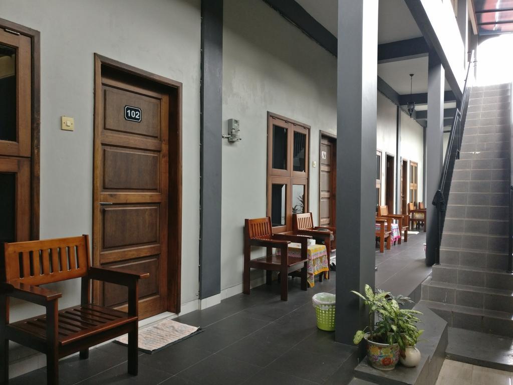 Wisma Liontine Hotel Palangkaraya Luaran gambar